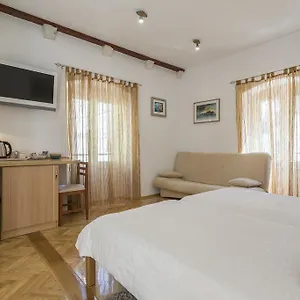 Carrara Split