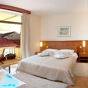 4* Alojamento de Acomodação e Pequeno-almoço Royal