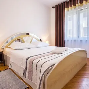Blaz Apartman